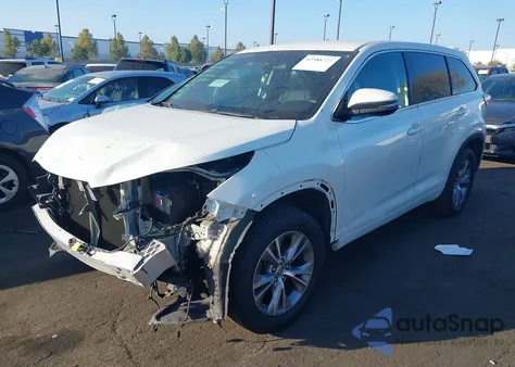 2015 Toyota Highlander Le Plus V6 из США, поврежденный, VIN 5TDZKRFH5FS109319